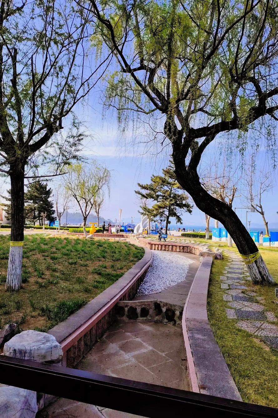 有没有察觉到一个现象？儿子和儿媳在外打工返乡后，要是打算带孩子出去聚餐，很