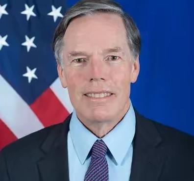 美国前驻华大使伯恩斯又发话了，说了这样一番清醒的话！今天，美国前驻华大使伯恩