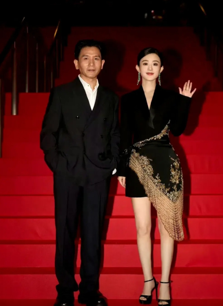 赵德胤估计烦透了不是因为他和赵丽颖，疑似恋情他最烦的是，他都已经43岁了，居