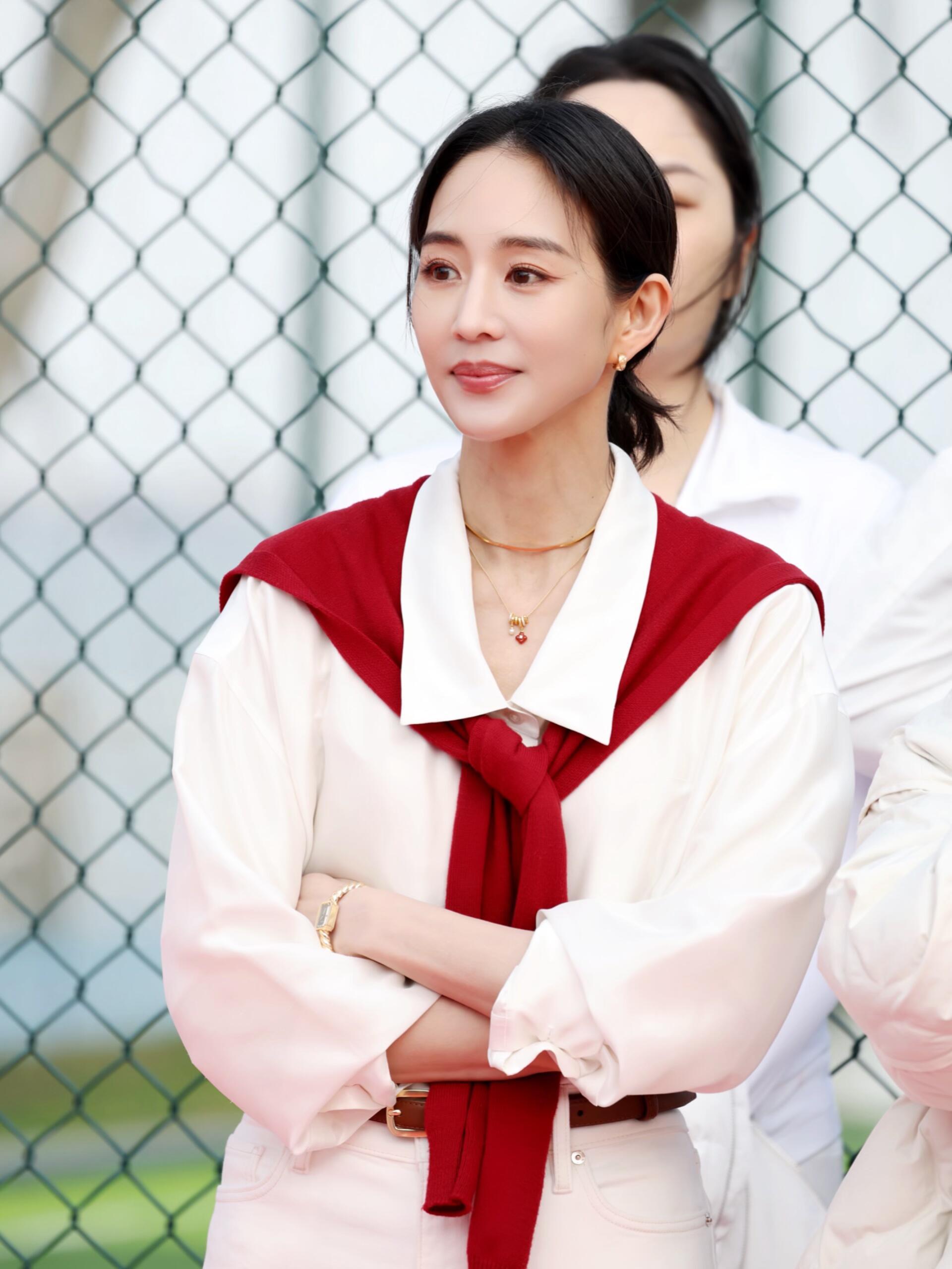 是张钧甯啊啊啊！这一套好新年好喜庆！