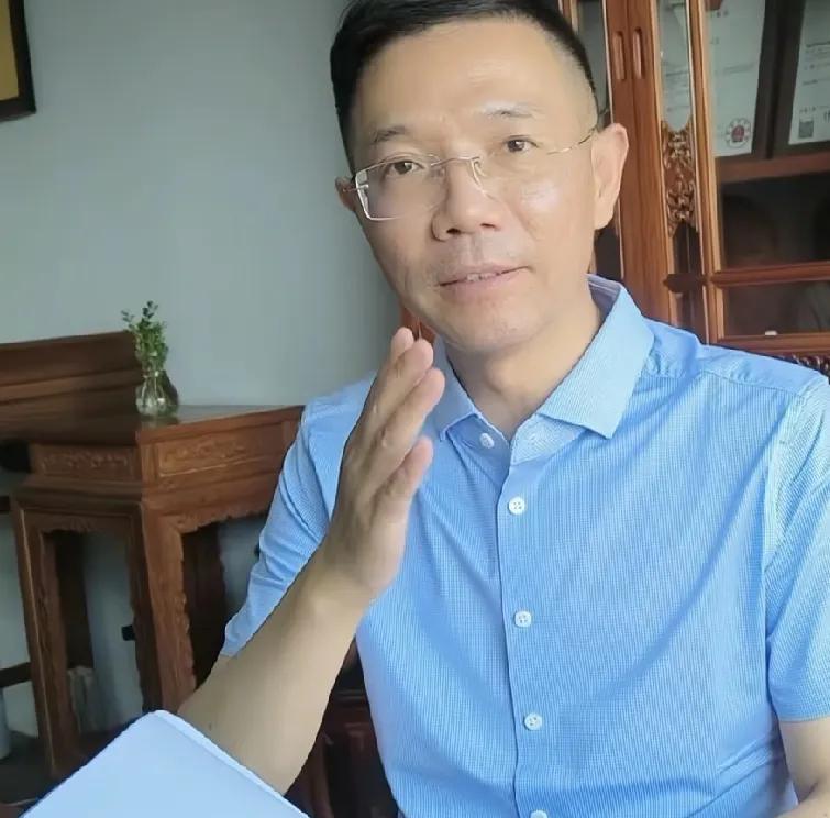 李老师被打看不到娘家人的身影，今天冒出来了，意欲何为？415的时候，李老师的惨