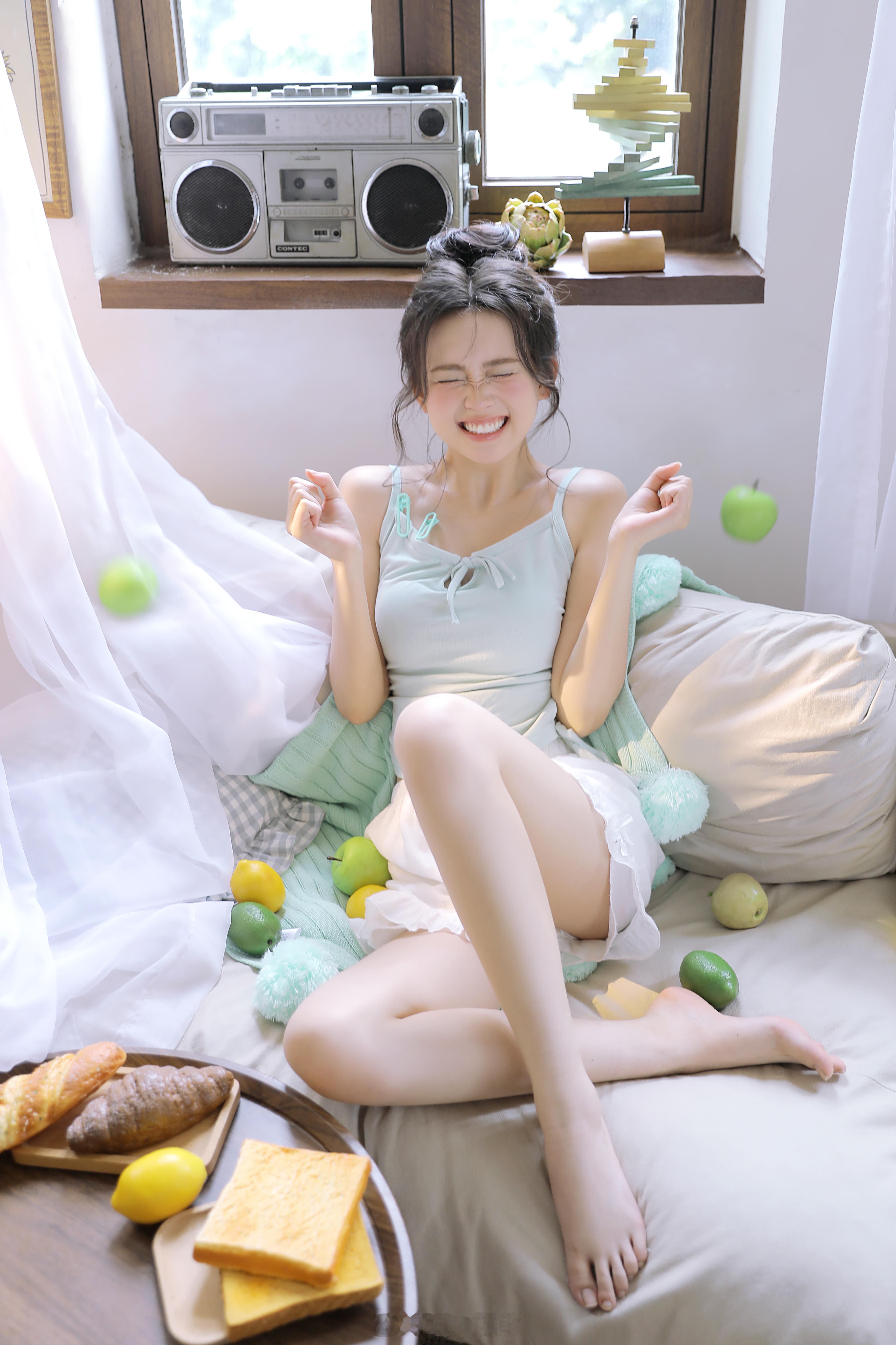 好甜！像柠檬味的夹心饼干成都约拍成都租棚成都拍照少女写真​​​