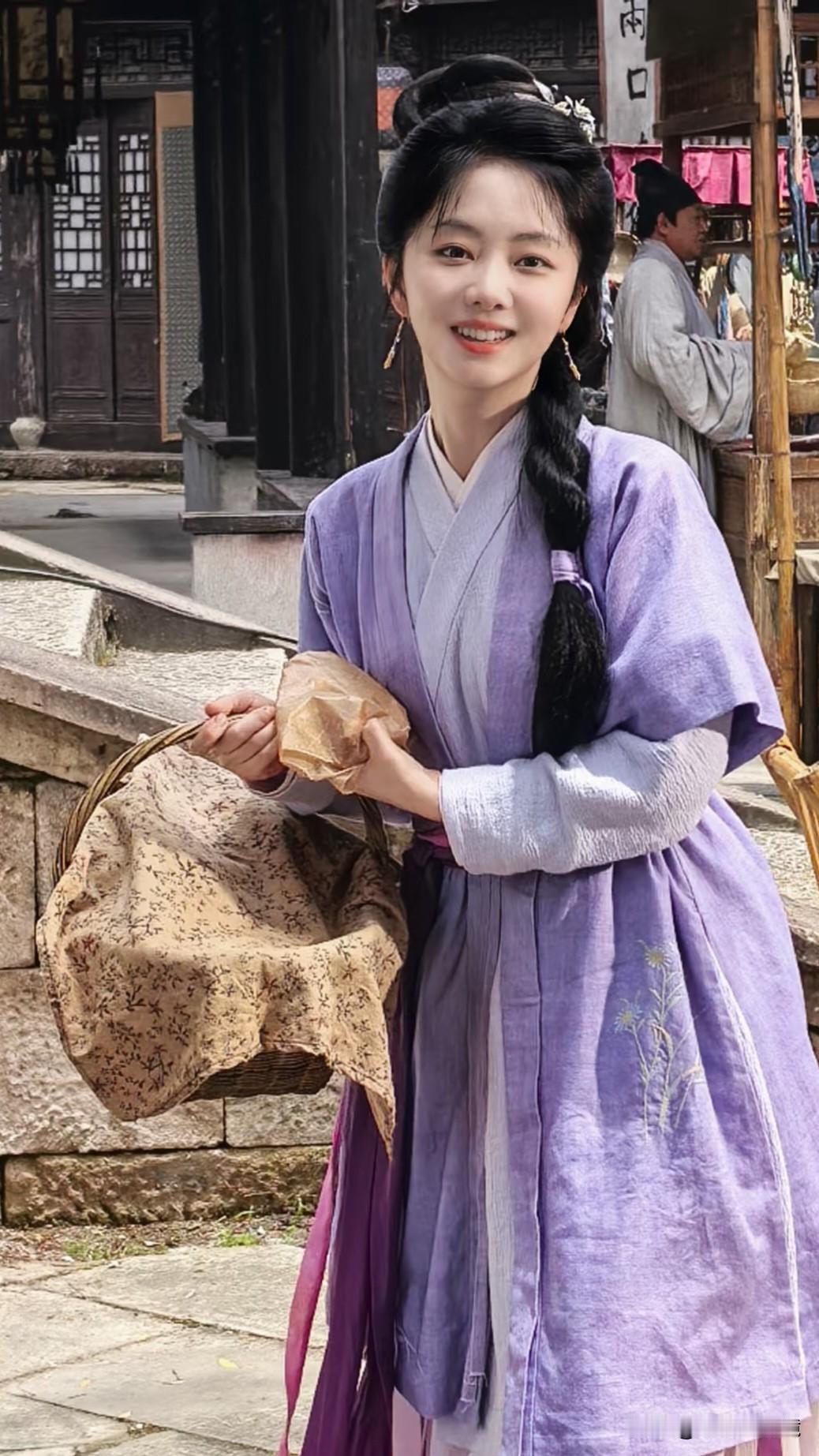 谭松韵的"小"，才是内娱最大的奢侈内娱有个怪现象：长得小的女演员，30岁以后