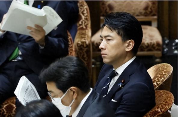 日方添了两把火，中方通知192国，封海300小时，12条中日航线停飞自高市早