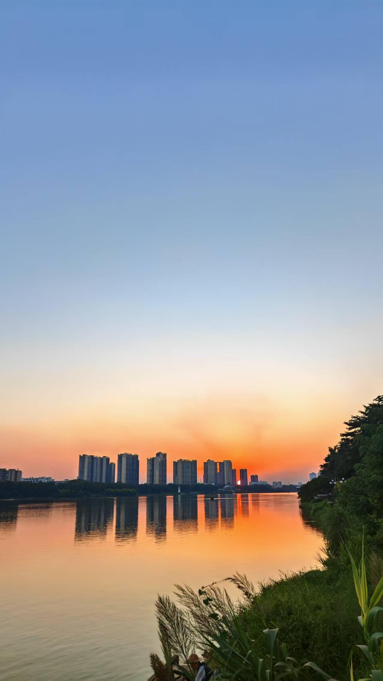 观《伟大的长征》前四集有感（现代诗）追完《伟大的长征》前四集影像，我在荧