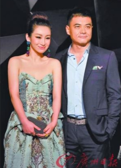 当年，秦海璐与身价20亿的李厚霖同居了四年。当她在思考是否嫁给他时，却突然收到了