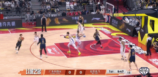 杜锋看到了没有？徐杰打首发的效果是多么好！京粤大战，徐杰终于是久违的回到了首