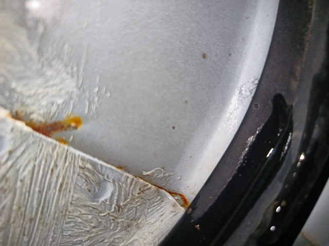 不要买帝豪真的锈买了三个月就四个门生锈做了油漆没过多久，现在是机盖发动机舱车门