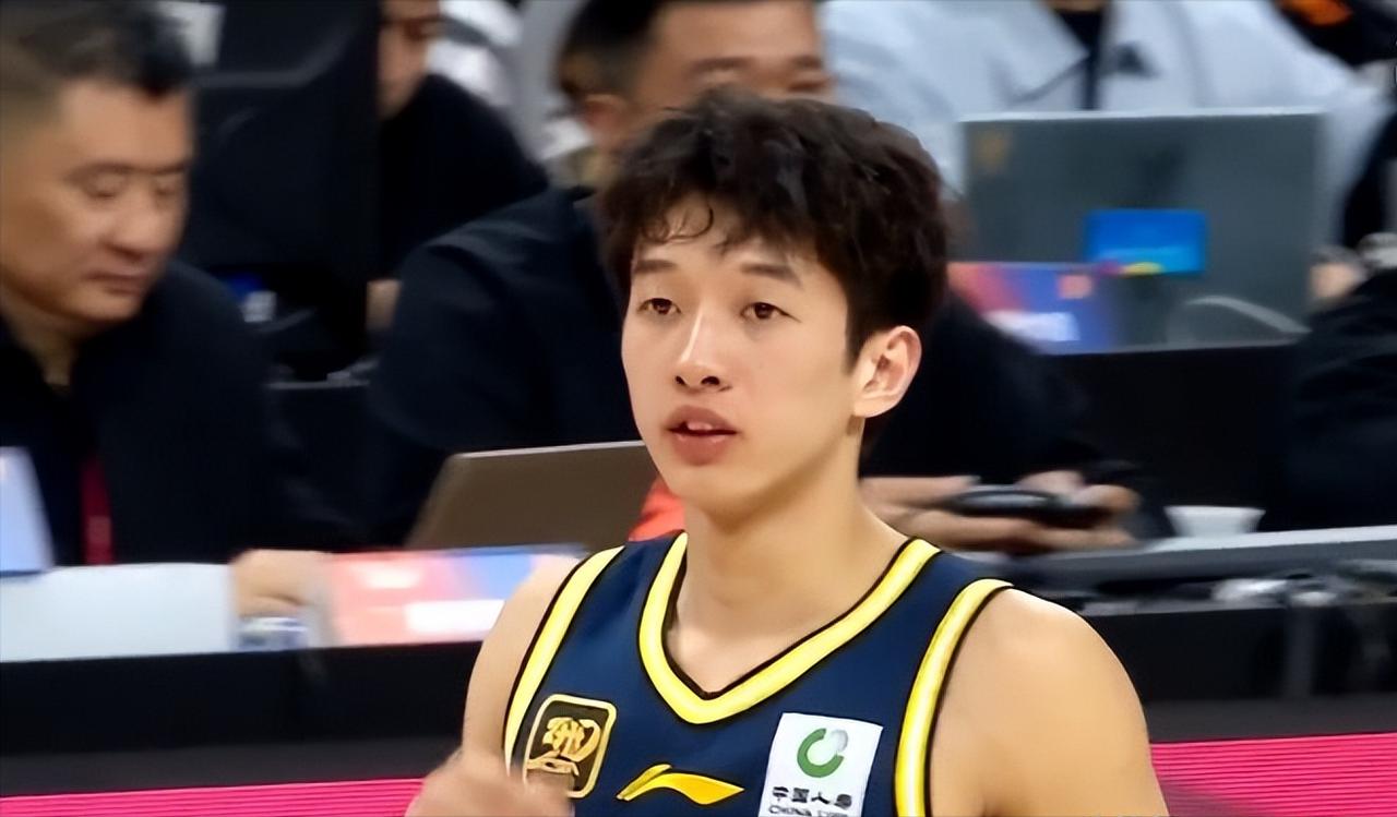 没了外援的山西队就这？面对没有徐杰、胡明轩，几乎由年轻球员为主力的广东队，竟然狂