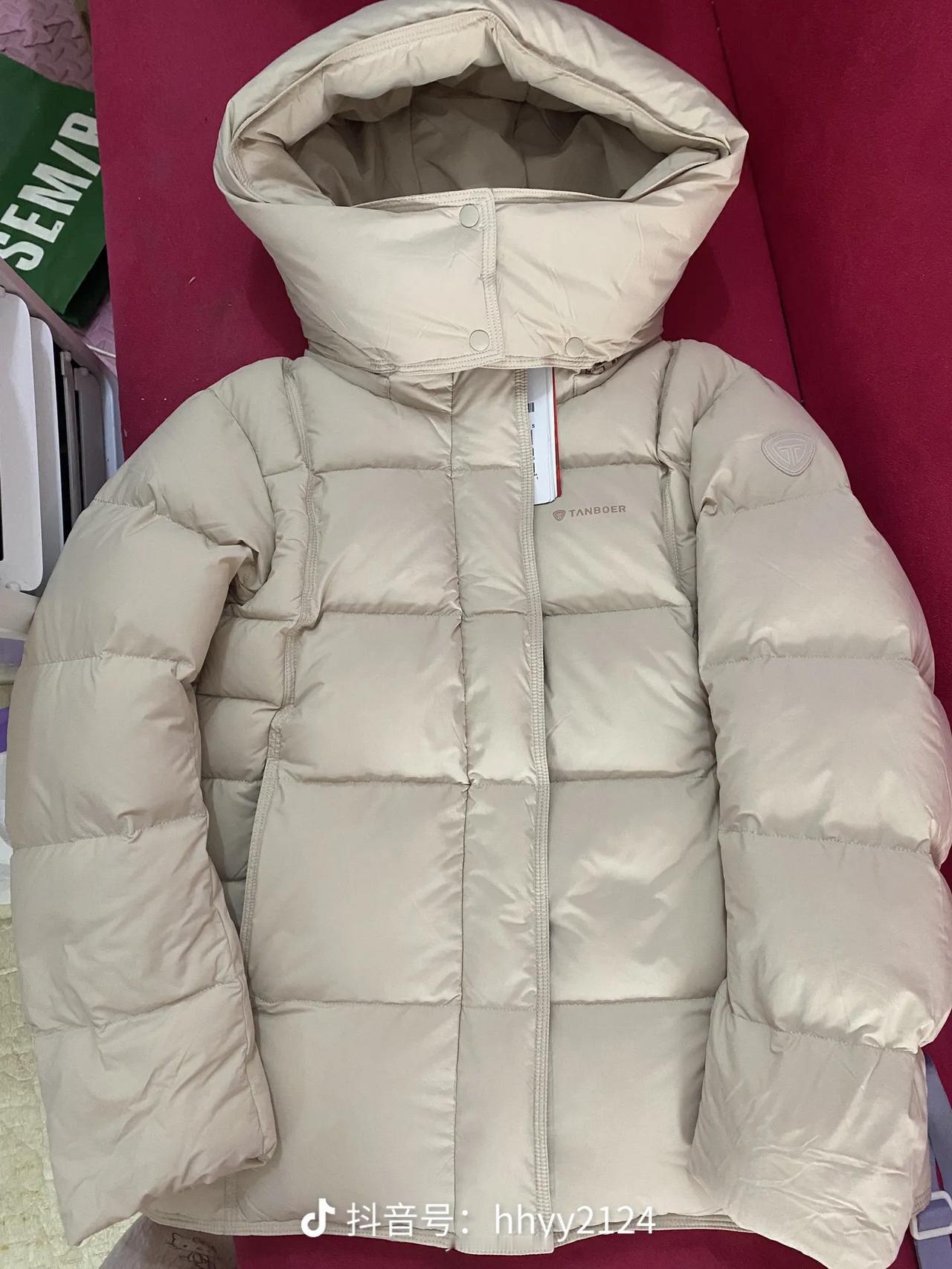 我被与辉同行“坑”惨啦，奉劝大家千万别买与辉同行推荐的坦博尔羽绒服，我直接把3