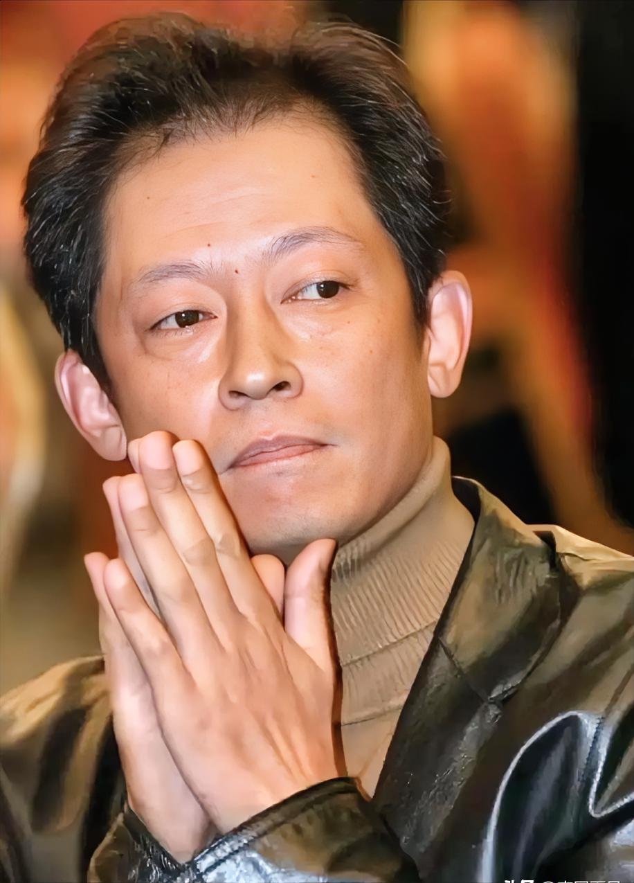 王志文已经很久不拍戏了，可是当他接到姜武的电话，立马做了一个决定，那就是，不