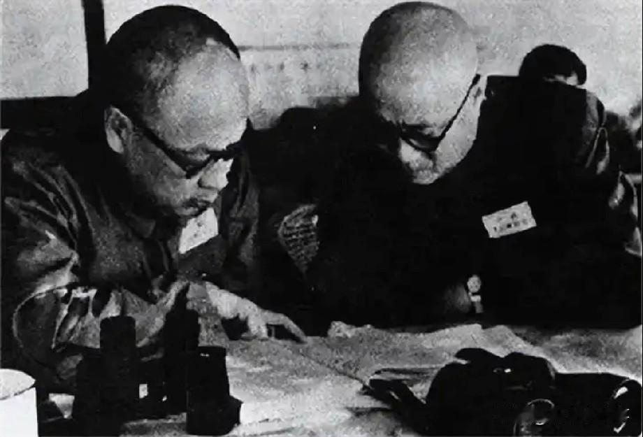 1937年，两个虚弱不堪的红军来到了甘肃镇原县，张口就要见刘伯承，谁知刘伯承刚出