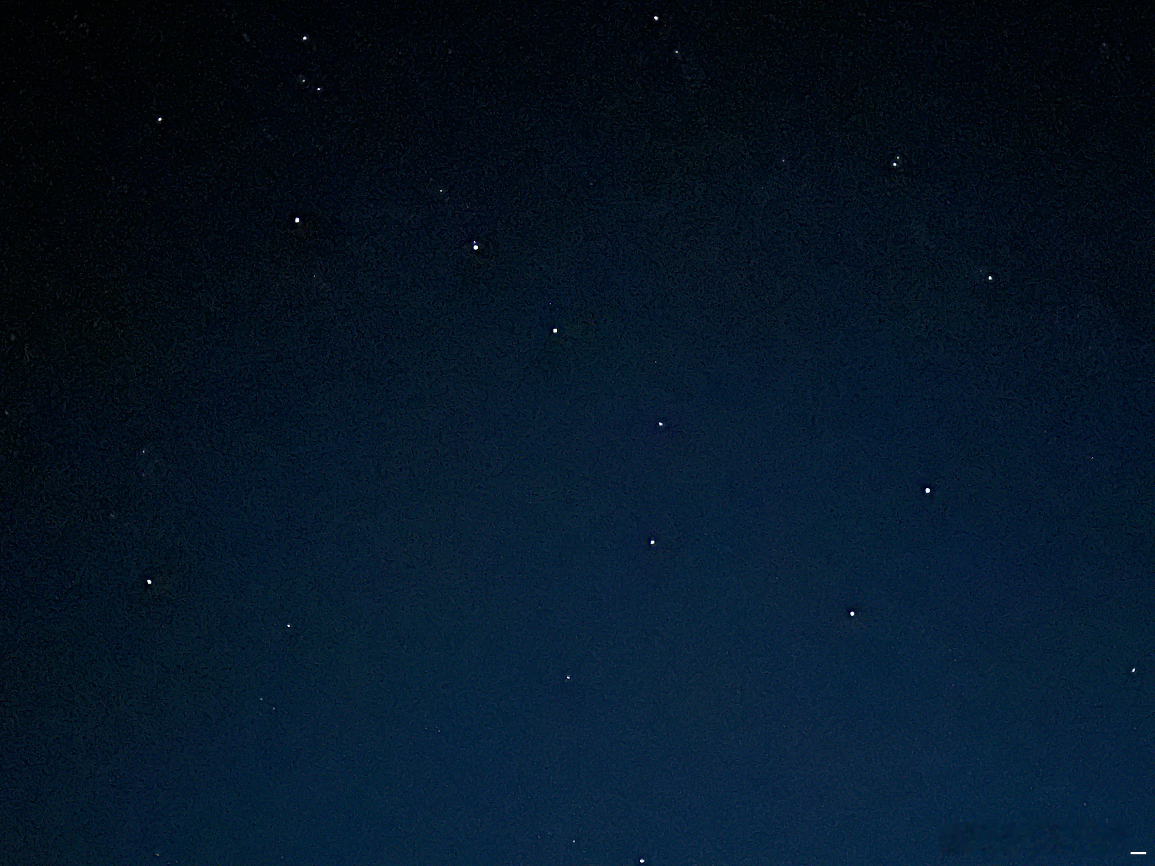 青海的夜空干净得不像样，随手一拍就是清晰的北斗七星。星空星空摄影海西·乌素特(