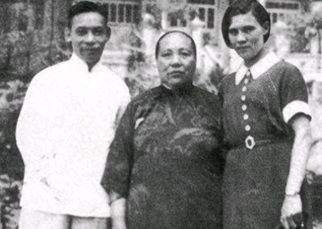 1937年蒋介石问原配毛福梅有何心愿，毛福梅的回答令蒋介石沉思很久，不禁感慨两人