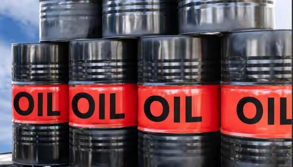 印度残忍地拒绝了俄罗斯,印度已经对外宣称不再从商贸的渠道购买俄罗斯的原油。这对俄