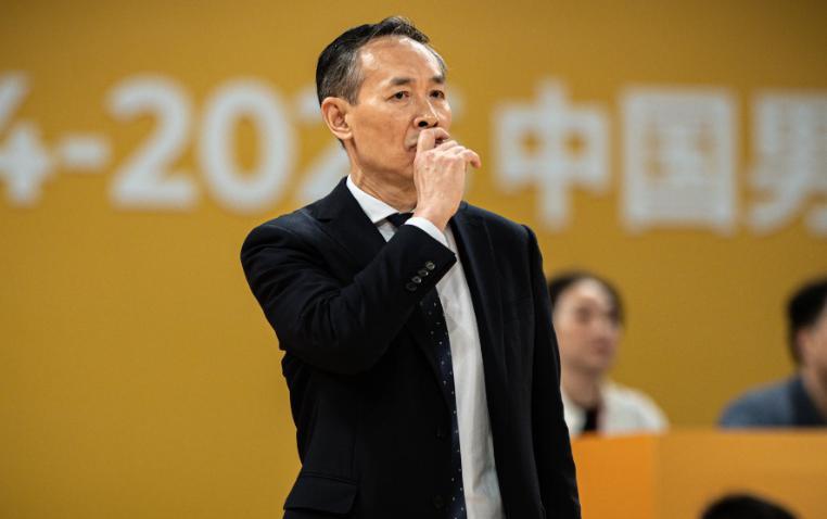 北京首钢“宫斗戏”越演越烈，有些事高层应该管管了！许利民：“球队需要新鲜血液