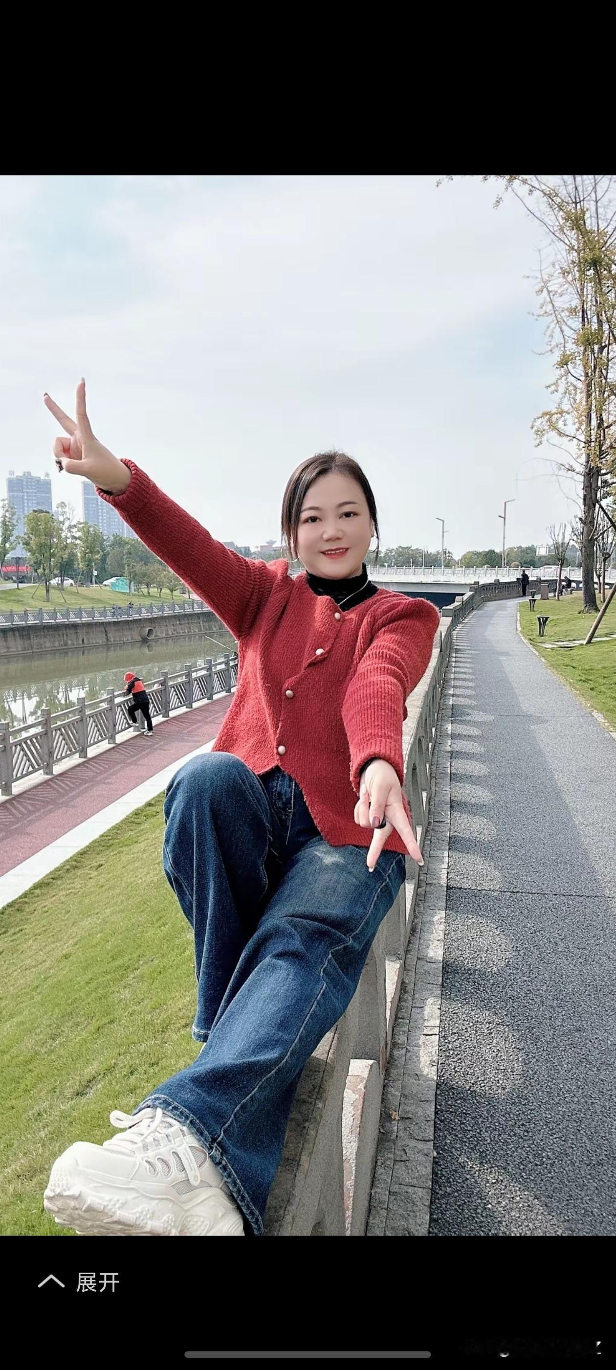 分享晒自拍的你觉得你自己美吗如何做到简单时尚的穿搭方式