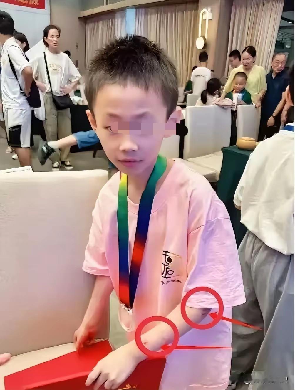 泪崩！9岁围棋天才陨落！竟是被亲生父亲的