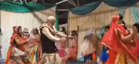 印度出大洋相了？爱波斯坦文件透露：印度总理莫迪为了拍美国人的马屁，在以色列唱歌跳