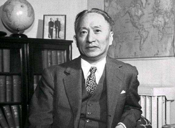 1908年，20岁顾维钧娶17岁张润娥，婚后离弃。1908年，二十岁的顾