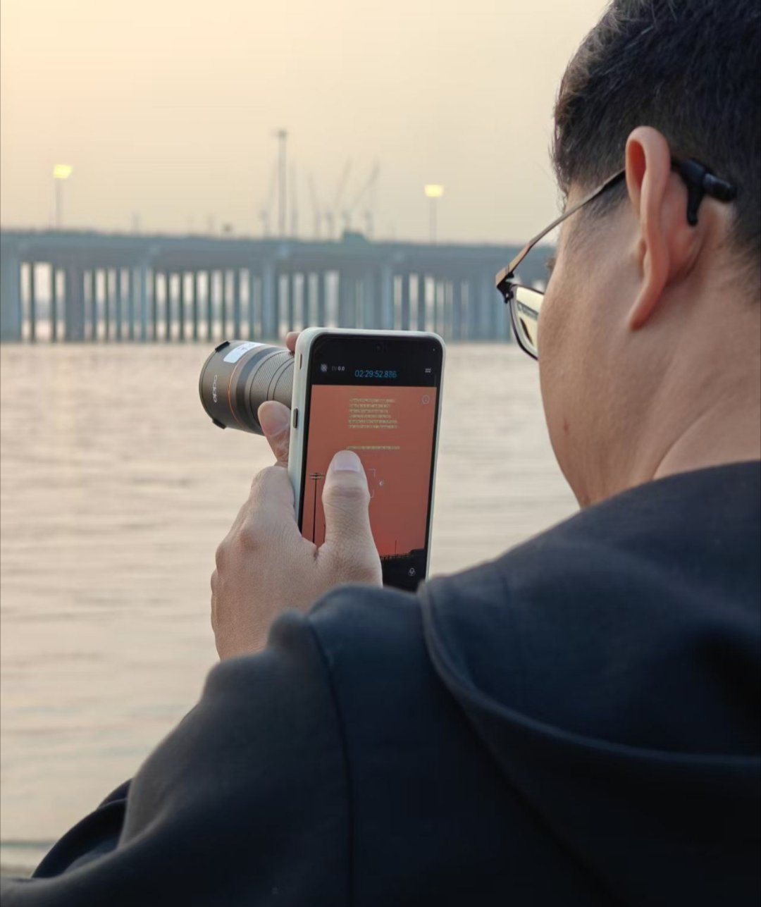 【OPPOFindX9Ultra真机曝光，配备体型“硕大”增距镜】OP