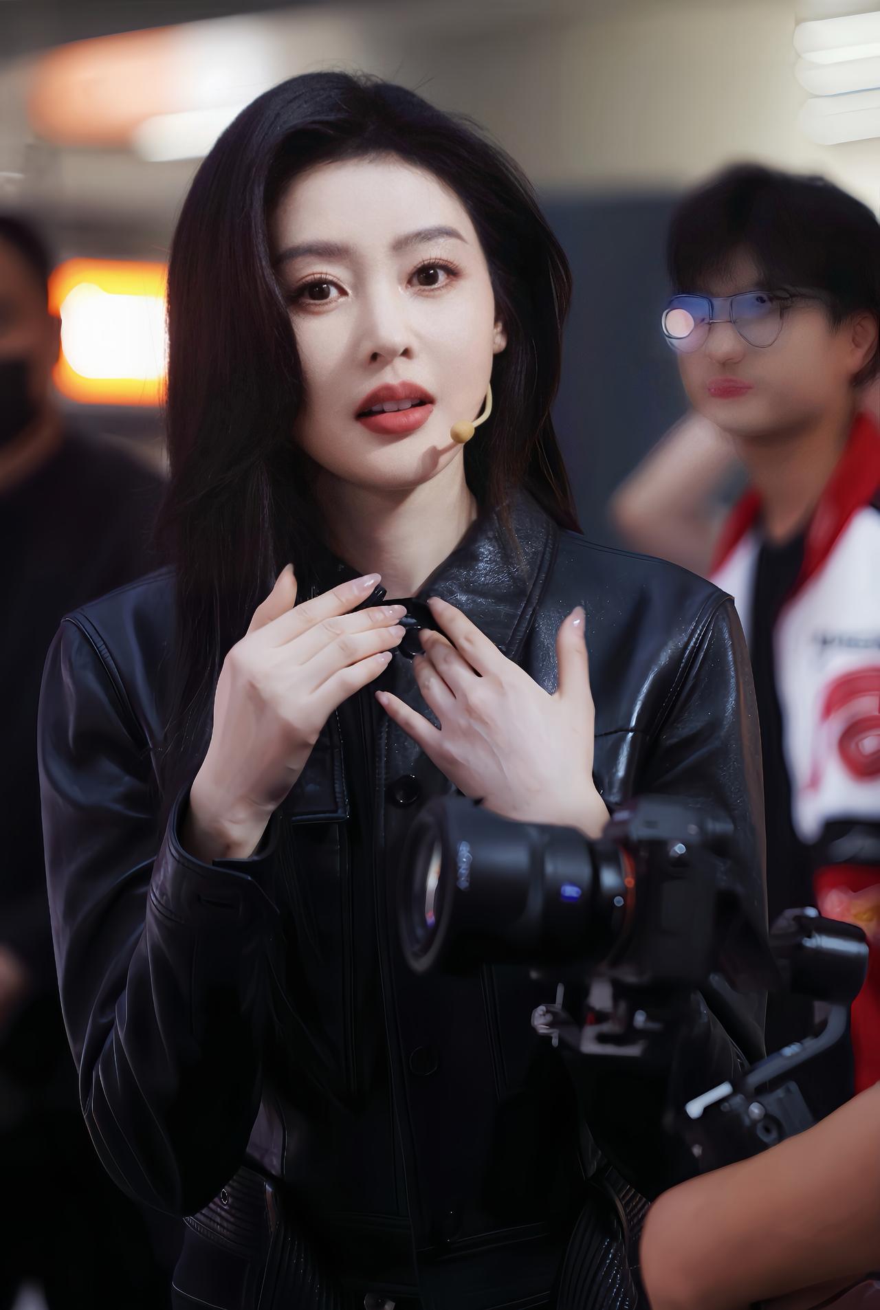 张天爱超话张天爱林内品牌代言人一堆人手忙脚乱的搞饭撒牌太好笑了还是年上会