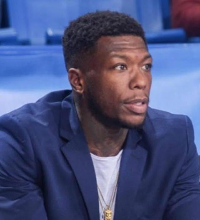 内特罗宾逊谈詹姆斯： “我05年进的NBA。” “比勒布朗还要晚2年。”