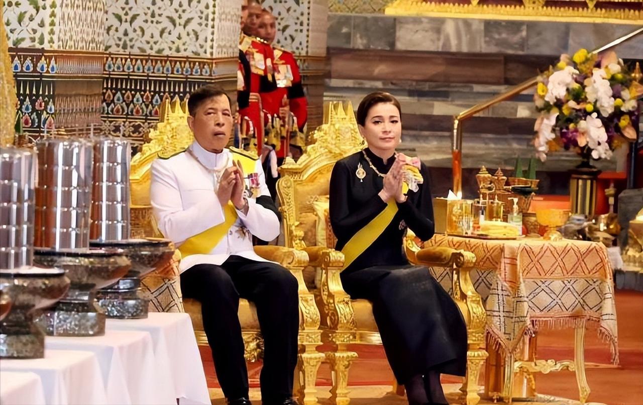 关于泰国你可能不知道的事，泰国法律里有一部“侮辱王室法”，全球最严。任何人对国