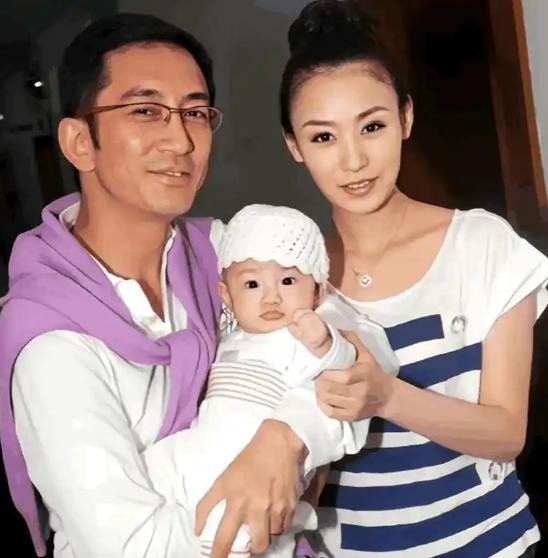 2007年，43岁的吴启华花650万，娶了22岁的石洋子。没想到婚后，石洋子就将