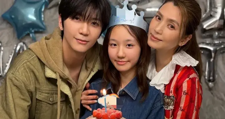 🎉洪欣为女儿庆生大儿子现身！双胞胎颜值爆表引热议