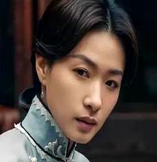 你相信吗？有人从小被打到大，家里的规矩多到数不清，吃饭出声要挨训，晚回家一分钟