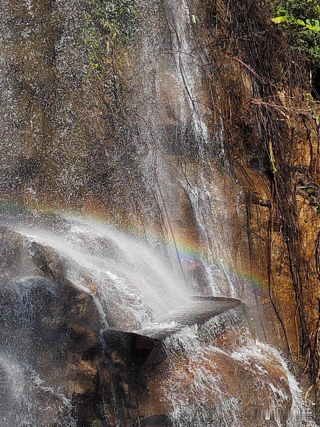 河北省社保个人账户每年计息吗？发现个比较有意思的事，连续试算了几个河北退休案例