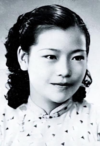 1976年，一位白发老妇纵身跳入北京护城河，打捞后人们才知，她是国民党将领黄维的