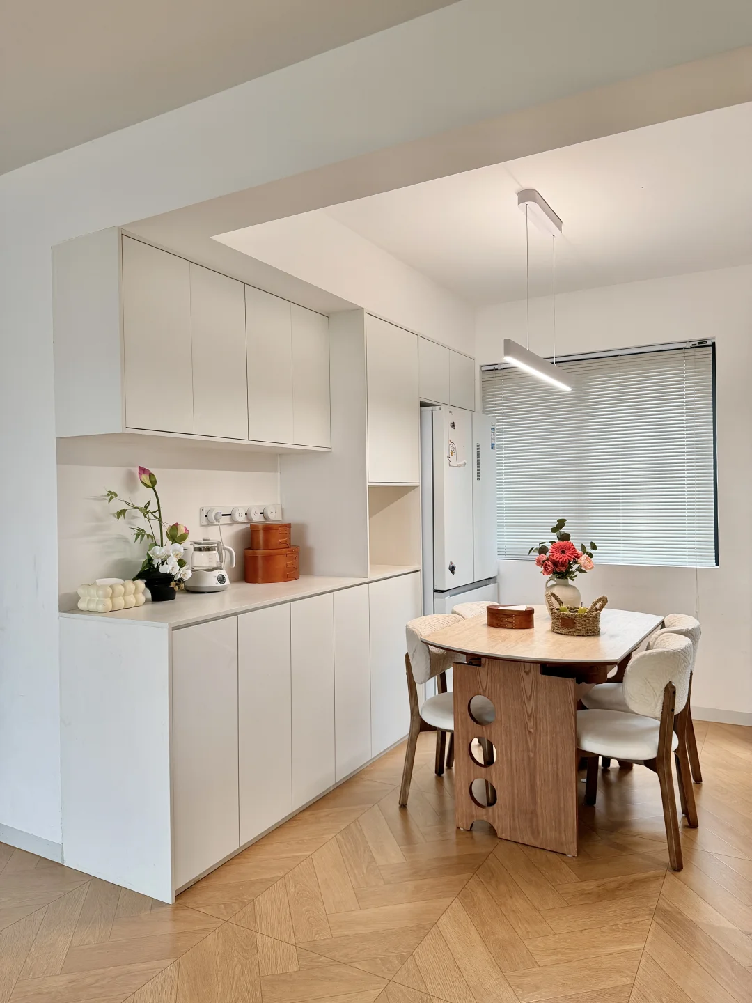 5w硬装的家，小户型餐厅的绝佳餐桌！