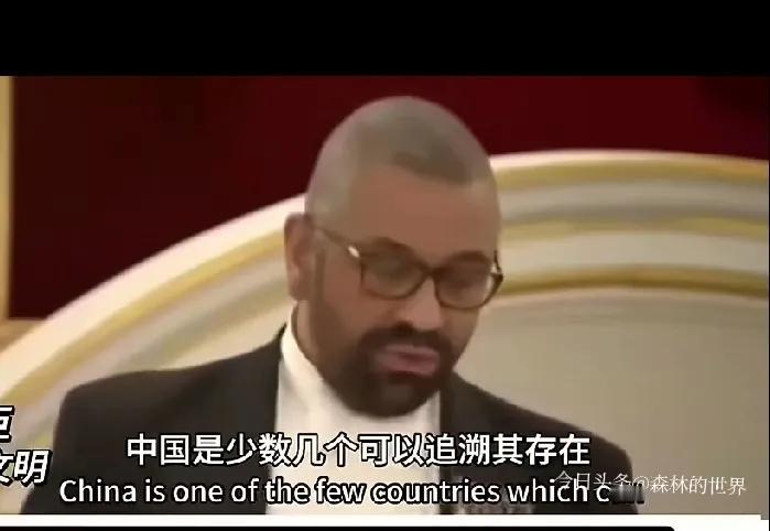 英国外交大臣克莱弗利可他在演讲里对咱中国的夸赞，真让人忍不住想竖大拇指。他一开