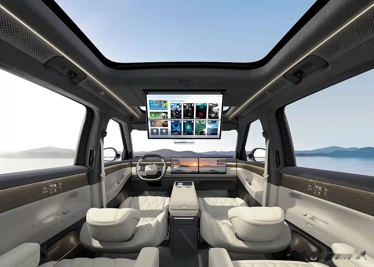 上汽大众9x3月30日一发布就受到大家的青睐。预订量急诊观车，看车，试驾的人群