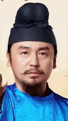 自从他心里惦记了“小金人”他就逐步成了票房毒药。《抓特务》没人看，原因不复杂，有