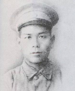 1949年12月，胡宗南在逃离成都前，交给副官一张机票和十根金条说：“你交给扩大