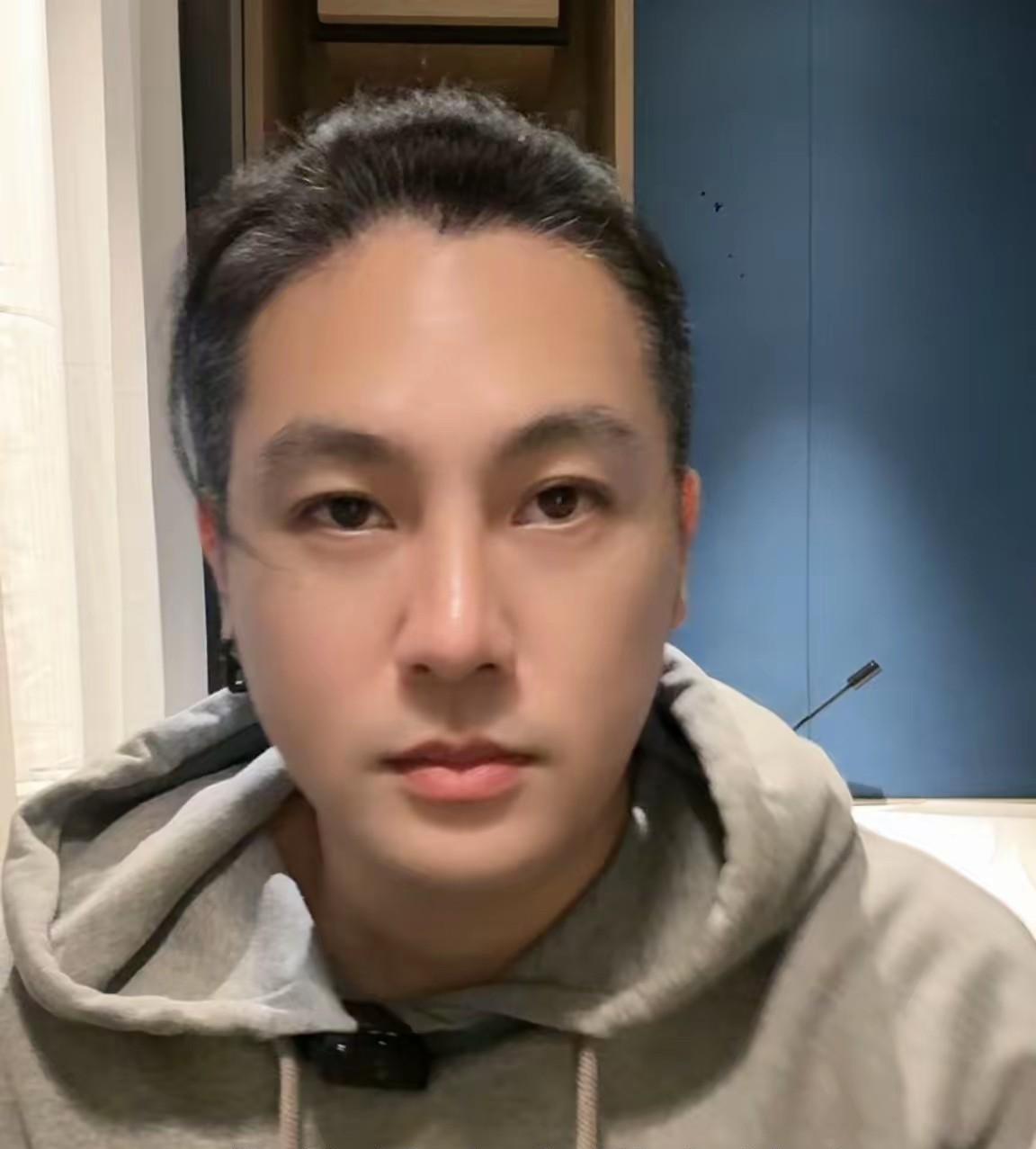湾湾博主建国讲的太精准了！他在直播的时候讲：我们看一个人不要看他讲了什么，而是