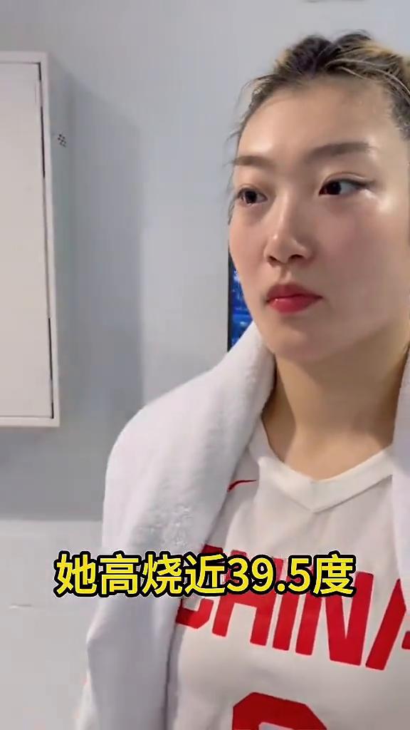 万万没想到，很多观众看完女篮世界杯都忘不了咬牙硬扛的李梦。高强度赛程透支身体，对