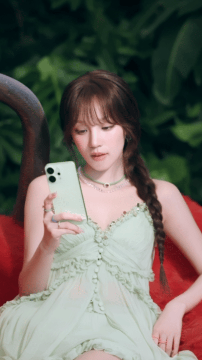 雨琦的田园造型搭配OPPOReno14半夏绿，这是什么神仙组合！通透清新的配色