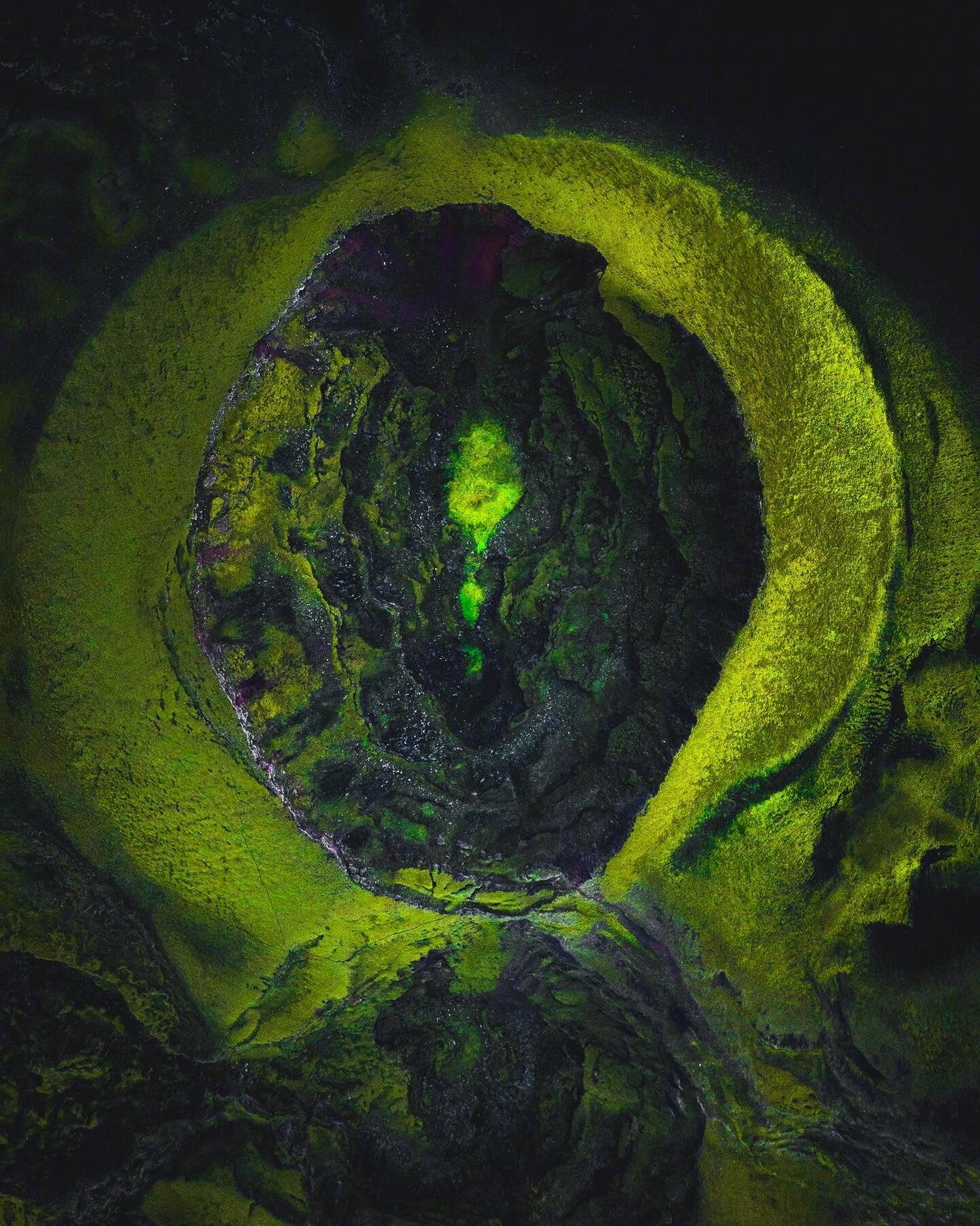 像抹茶蛋糕的景，摄影师镜头下的绿总是那么美妙📸©GUNNARFREYR
