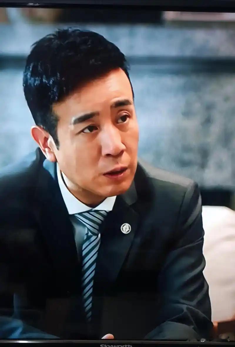 演员于和伟说：“我上大一的时候，有天家里来电话，说我大姐去世了，肺癌，听