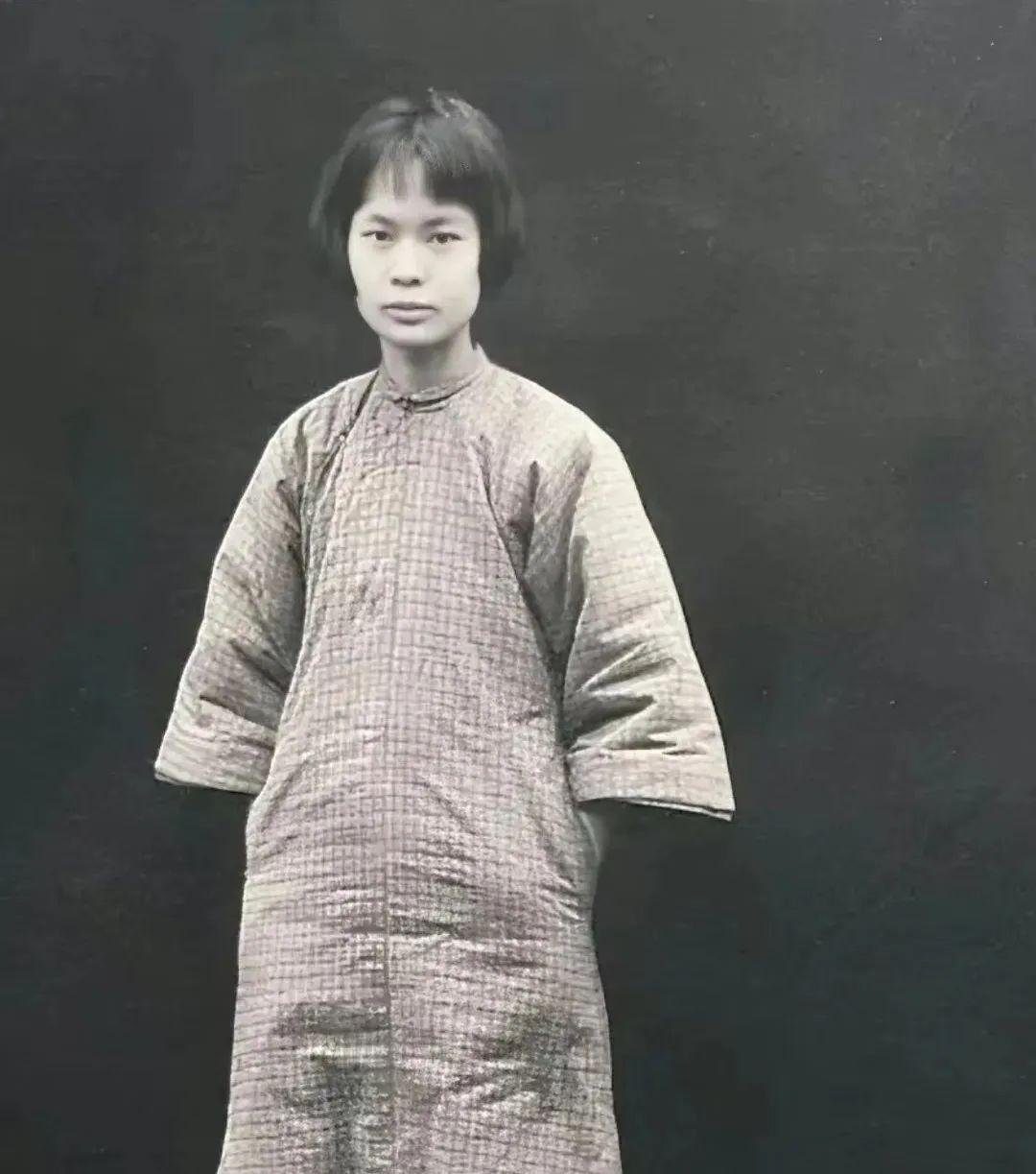 晴雨风说史晴雨风说史1927年4月28日，她和李大钊一同走上绞刑架。目睹