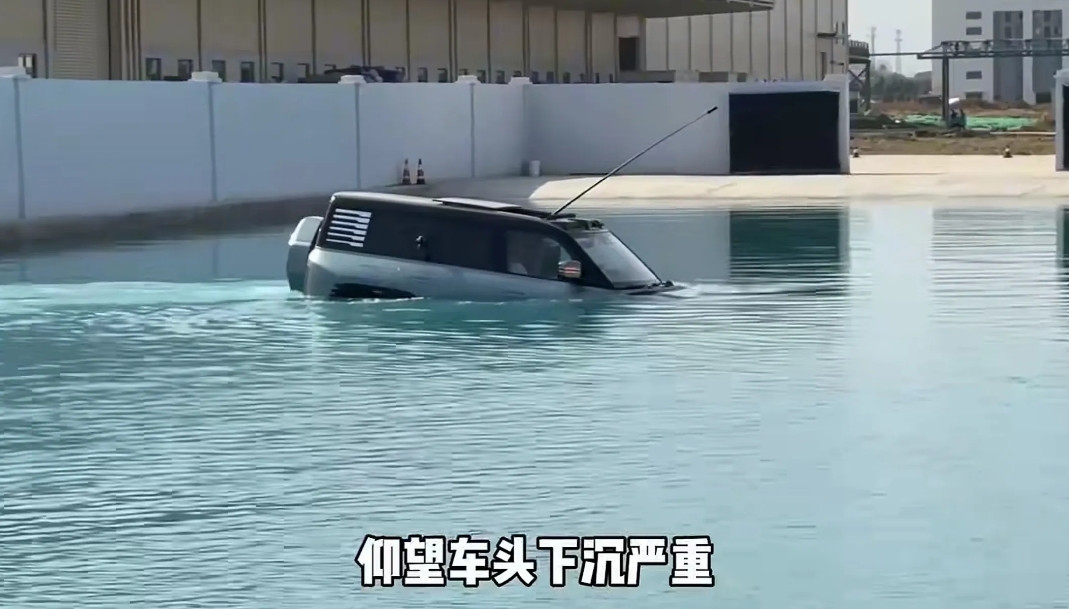 仰望U8的车主看到奇瑞捷途G700后彻底傻了！G700售价不会超50万，但在越野