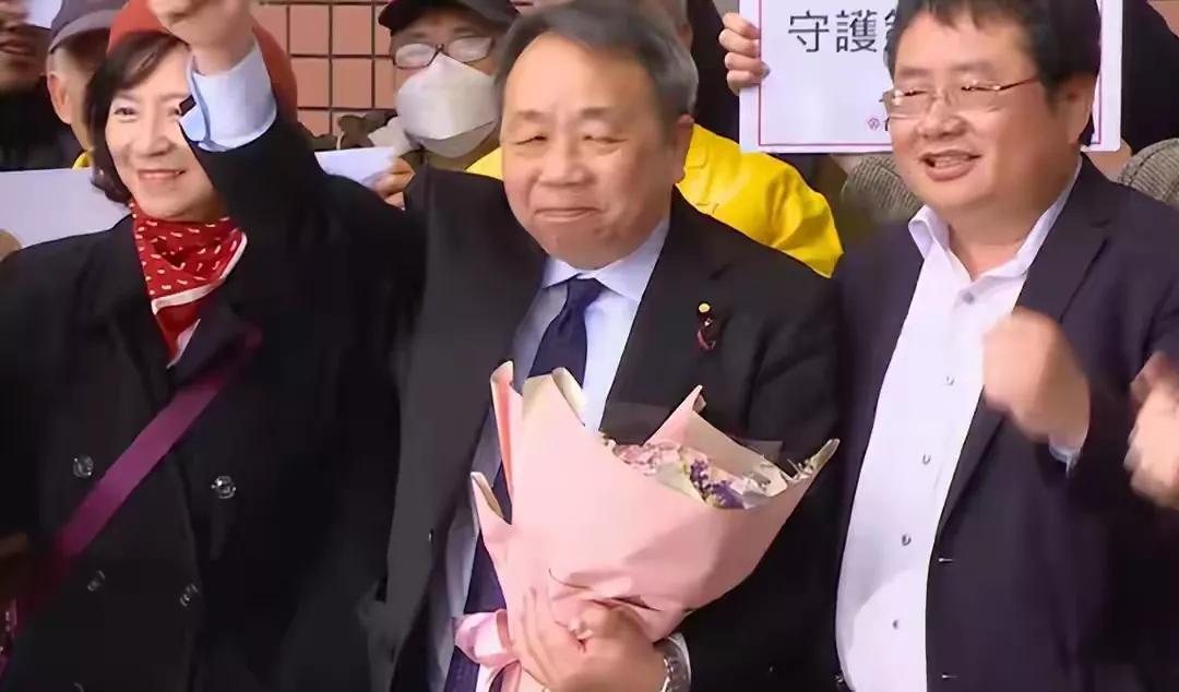 [假如石平被当街暗杀…]在人类任何国家的历史上，除奸都具有天然正义。除奸者必然