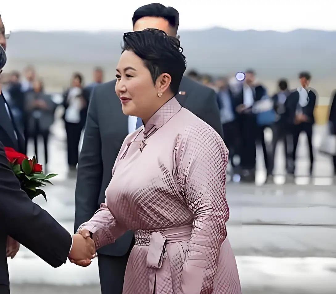 蒙古国这位女外长，越了解越觉得有意思。一般人印象里，一个内陆国的外交部长，履