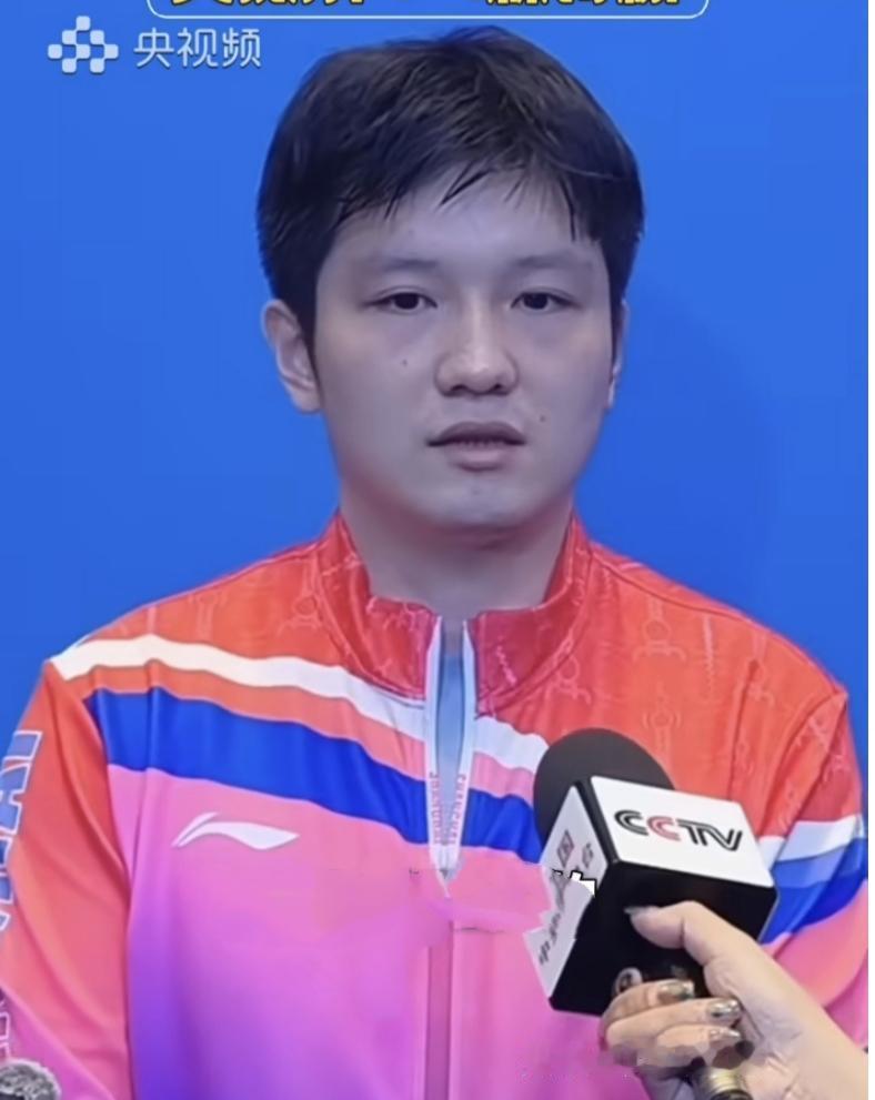 樊振东评价林诗栋:肯定林诗栋两大核心优势：反手杀伤力大、综合技术全面、临场调