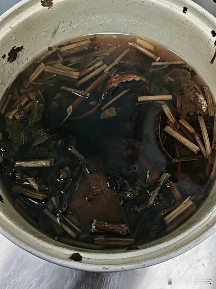 难怪50岁的姑姑看起来一点都不显老，走到外面去，别人都说她只有30岁，原来她是有