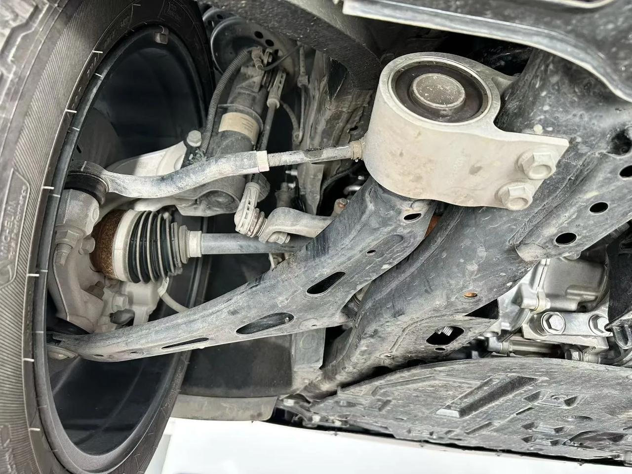 9000公里，XT5，蜂鸟底盘~RTD主动悬挂，适时四驱，多片离合器智能后桥差